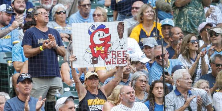 Milwaukee chain offers free burgers after Brewers win 12 straight