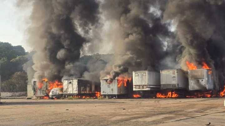 Incendio en Complejo Petroquímico Pajaritos en Coatzacoalcos Deja Unidades Siniestradas