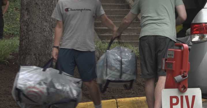 UVA first-years begin move
