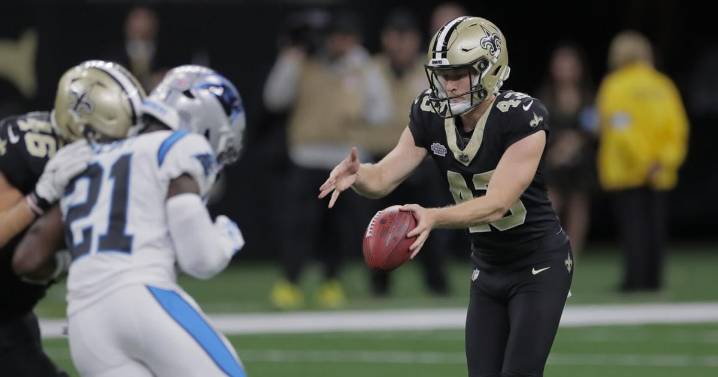 Saints cut a starting specialist as they arrive in California to continue training camp