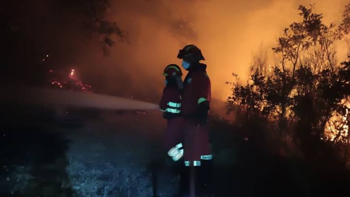Noche complicada en el incendio de Jarilla: 16.000 hectáreas afectadas y preocupación por Hervás y Jerte