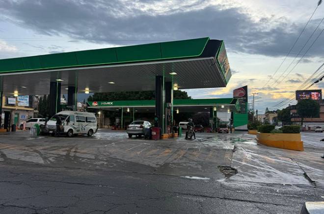 Falta de unidades provoca desabasto de combustible en el Valle de México