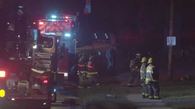 Attic catches fire at Des Moines home overnight