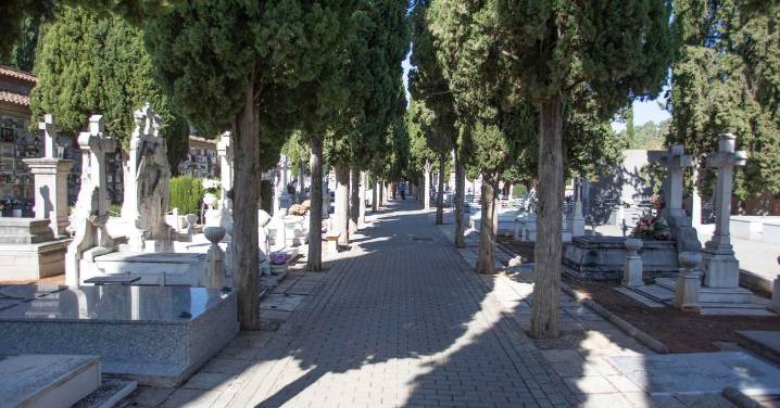 La mejor historia de cementerios de España, en el de San José de Granada