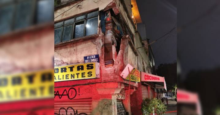 VIDEO: Derrumbe de estructura de edificio antiguo en la calzada Misterios, en la GAM