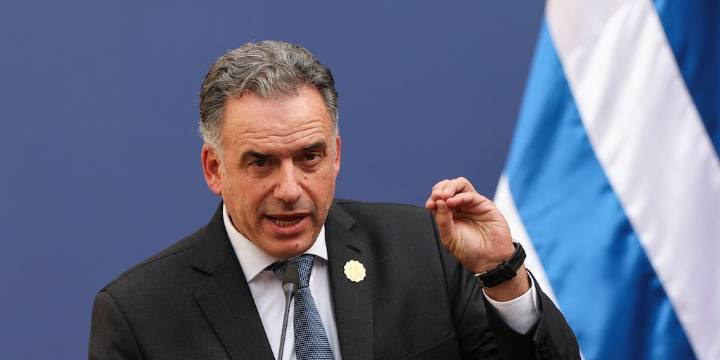 Alerta en Uruguay por la posibilidad de que el Gobierno grave los depósitos en el exterior: “Kirchnerismo tributario”