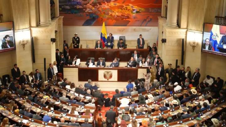 Entre alianzas, libros y exámenes toxicológicos: así se mueven las fichas presidenciales