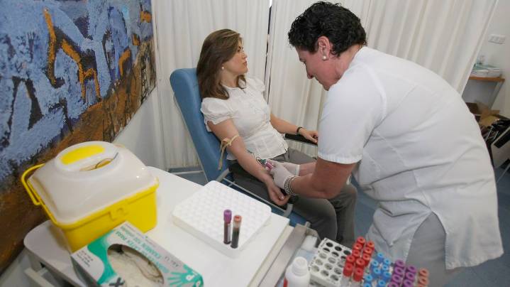 ¿Puede el colesterol explicar el alzhéimer? Una investigación española detecta una alteración clave