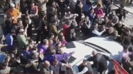 Atacaron con piedras a la caravana de Milei en Lomas de Zamora y debieron evacuar a la comitiva