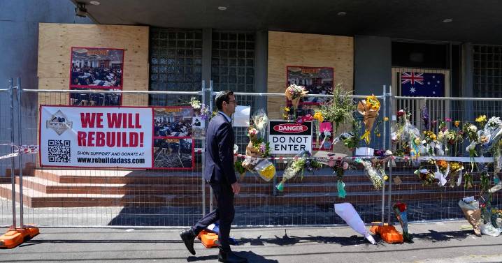 Australia expels Iranian diplomats, accuses country of directing antisemitic arson attacks