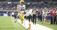 Clifford late TD run leads Packers past Colts