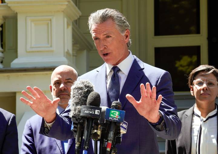 Newsom predice con ironía el fin de Trump a manos de California