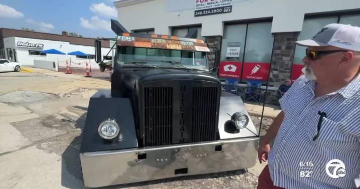 One-of-a-kind rides steal the show during Woodward Dream Cruise weekend