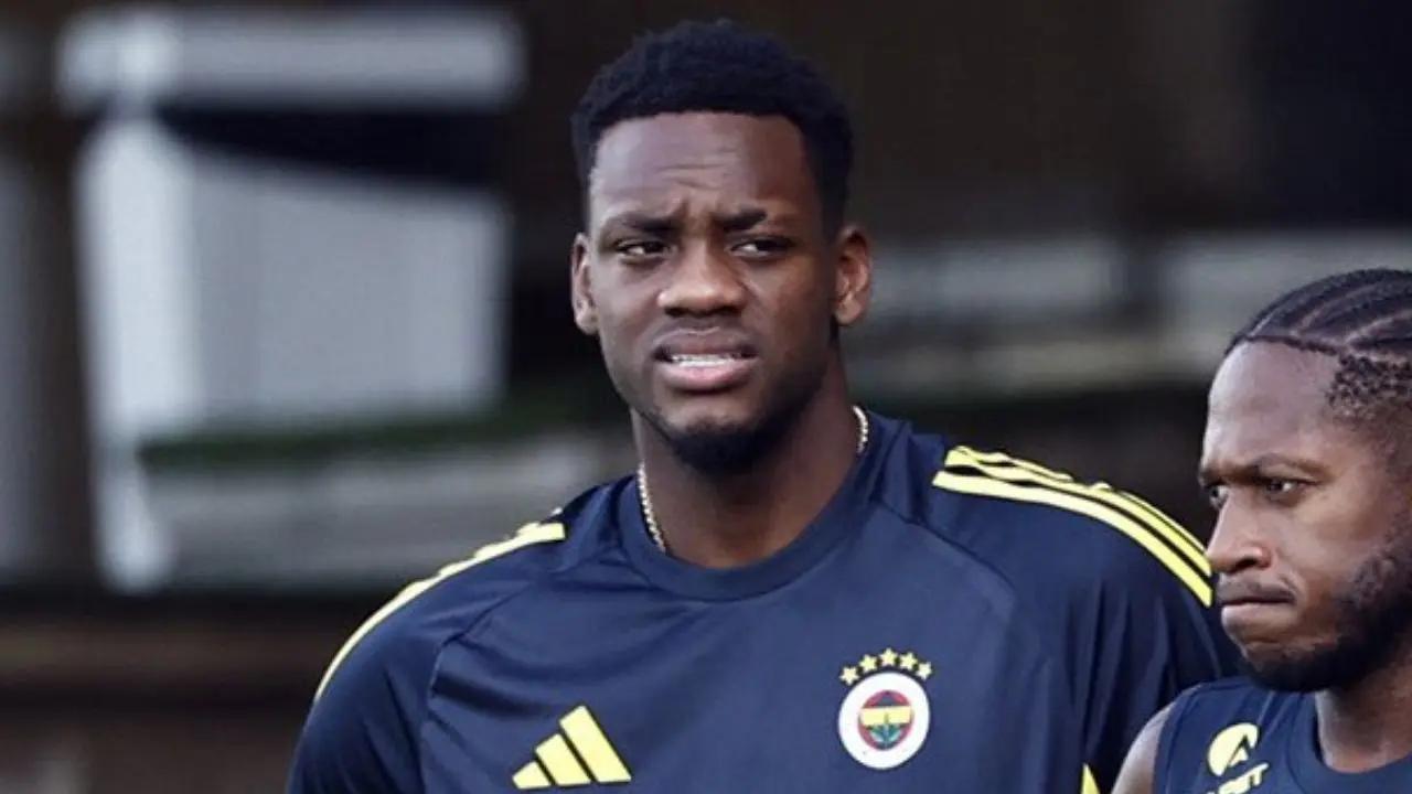 Ante rumor de un grande, "Fenerbahce llevó a Jhon Durán como si lo estuviera 'secuestrando'"