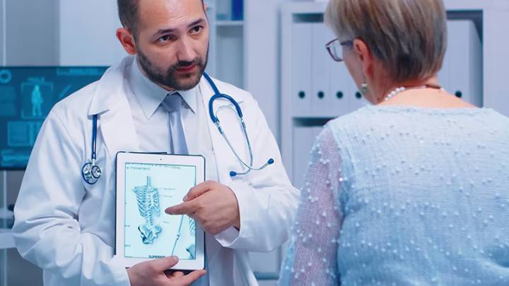 Nuevos hallazgos a largo plazo sobre el riesgo de fracturas después de la terapia de reemplazo hormonal