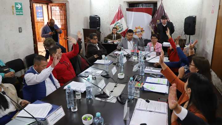 Arequipa: contratos ‘a dedo’ para terminar los hospitales