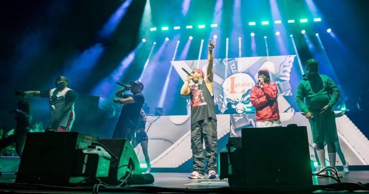 St. Lunatics take 5 buses on reunion tour. 'It's been crazy'