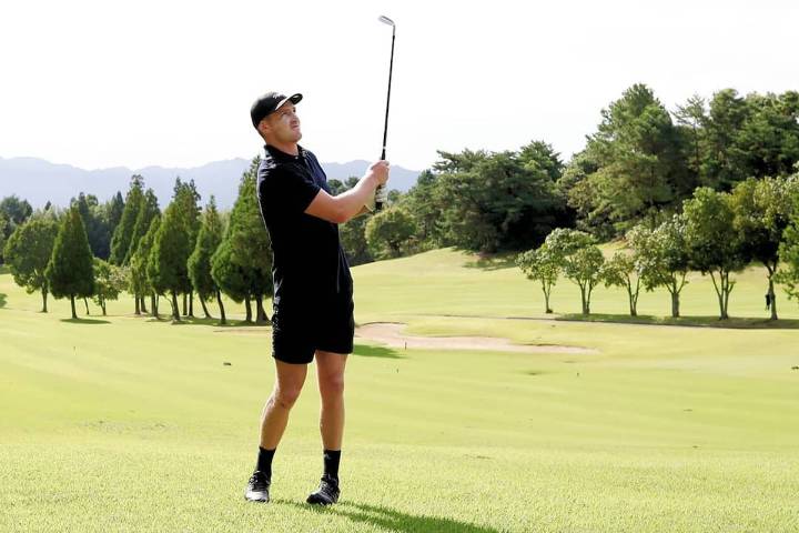 La amenaza de Nueva Zelanda. Estuvo por dedicarse al cricket y es un gran golfista, pero lamentablemente para los Pumas, es All Black