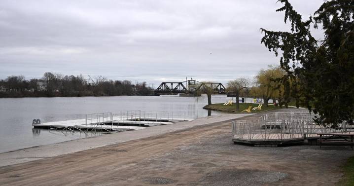 Sandy oasis proposed alongside Welland Recreational Canal