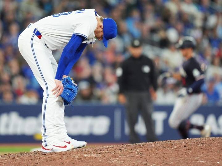 Blue Jays bullpen implodes, Jeff Hoffman booed off the field