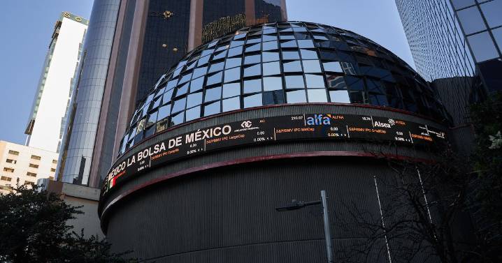 S&P/BMV IPC de México cae ante incertidumbre por presiones de Trump sobre la Fed