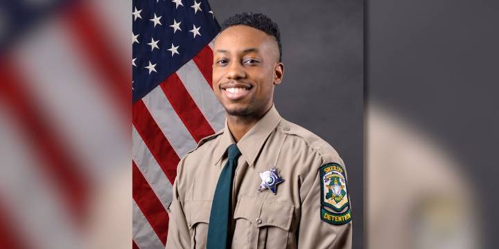 Off-duty Mecklenburg County detention officer killed in vehicle crash in Fort Mill, sheriff says
