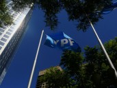 Juicio por YPF: la Justicia de Estados Unidos falló a favor de Argentina y dejó en suspenso la entrega de las acciones
