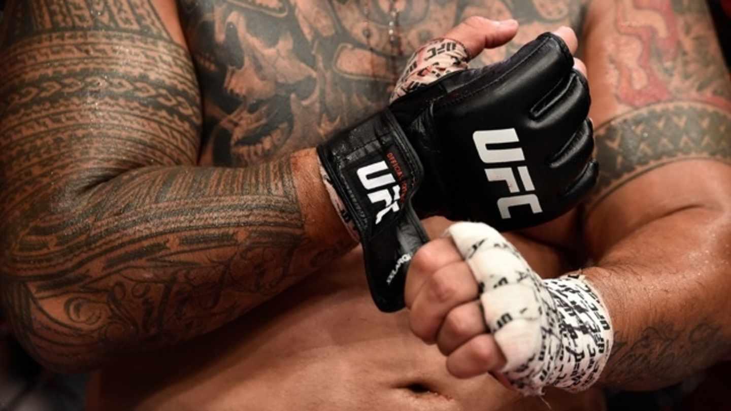 Ex-UFC title challenger officially set for bareknuckle boxing debut at BKFC 80