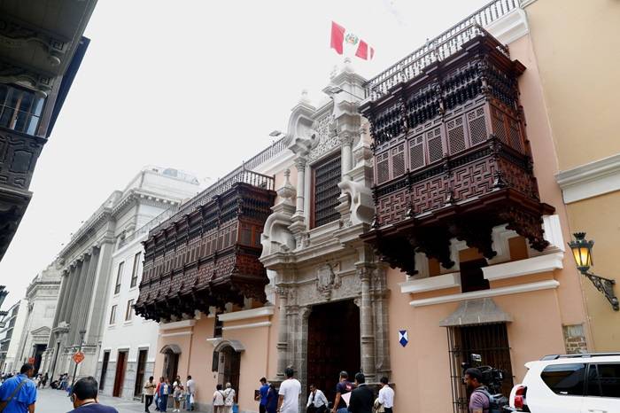 Perú: Gobierno protestó por actos de provocación en isla Chinería