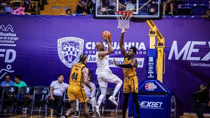 Aplican Dorados barrida sobre Panteras y llega a 11 victorias