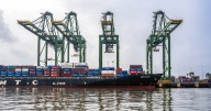 Nuevos aranceles de Trump generan caos en aduanas de EU