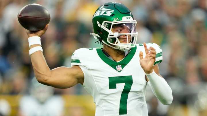 Giants force Jets' Justin Fields into familiar problem at joint practice