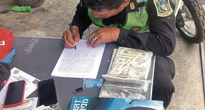 La Libertad: Joven cae con 60 mil dólares en operativo en Pacasmayo