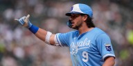 Royals’ Vinnie Pasquantino leaves game with heat