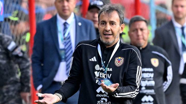 "El que destaca se queda afuera, el que anda mal es convocado": periodista arremete contra los elegidos por 'Bocha' Batista para las Eliminatorias Sudamericanas