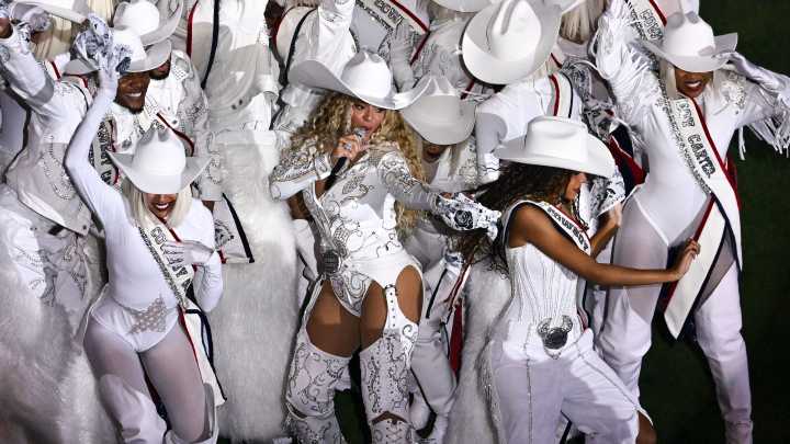 Beyoncé wins first Emmy, for 'Beyoncé Bowl' halftime show