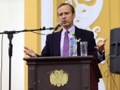 Tuto Quiroga madrugó para invitar a todos los bolivianos a votar (VIDEO)