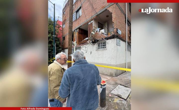 Explosión por gas daña edificio en la Benito Juárez