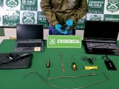 Sorprenden a dos sujetos que intentaron robar especies desde camioneta estacionada en tienda de retail de Los Andes
