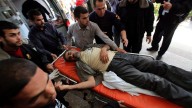 Al menos 15 muertos en un ataque de Israel al hospital Nasser de Gaza, entre ellos 4 periodistas