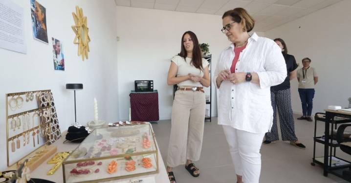 El Imdeec inaugura un nuevo espacio en Tecnocórdoba para acoger nuevos  proyectos de emprendimiento
