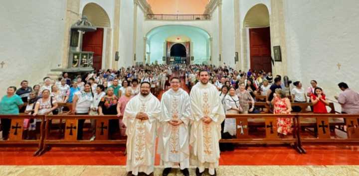 Disfrutan de una vida feliz con el sacerdocio