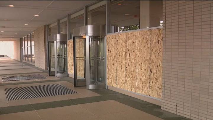 Blast from Air & Water Show practice shatters windows in Lake View East