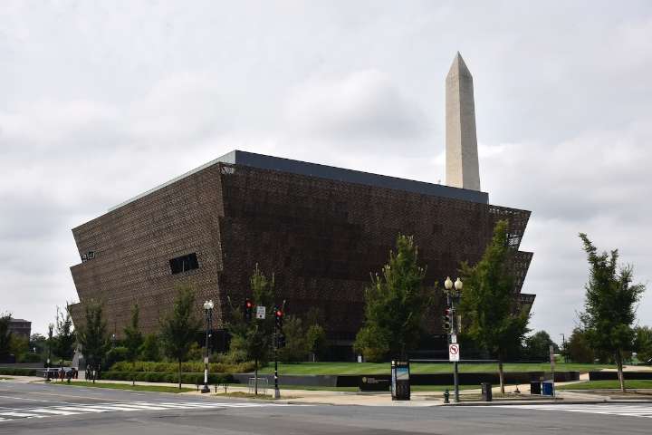 Trump White House attacks Smithsonian's history exhibits