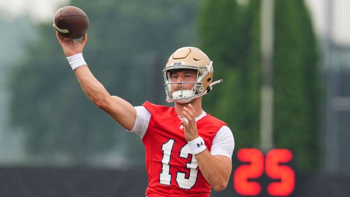 C.J. Carr gets the keys: Irish name redshirt freshman starter