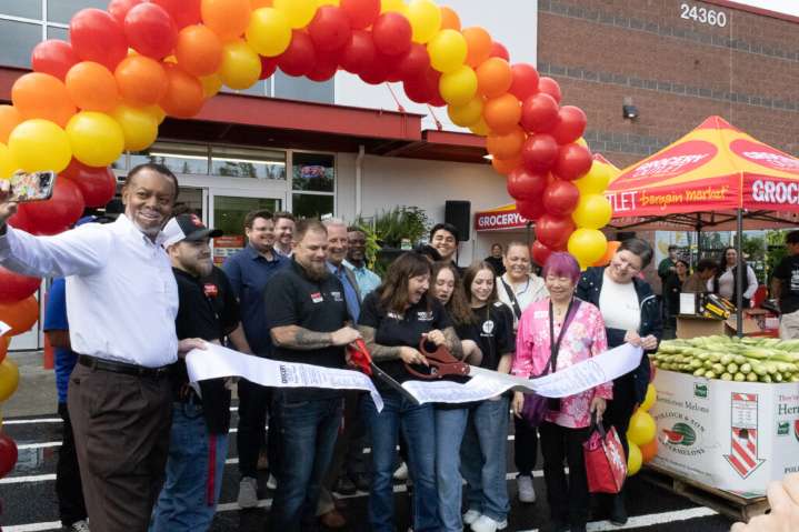 MLT Grocery Outlet grand opening: Line formed at 4:30 AM, store opened at 7