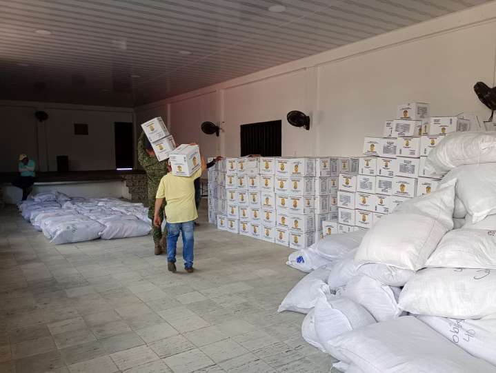 Con kits humanitarios, Unidad Nacional de Gestión del Riesgo atiende a más de 1.500 familias afectadas por inundaciones en Caquetá