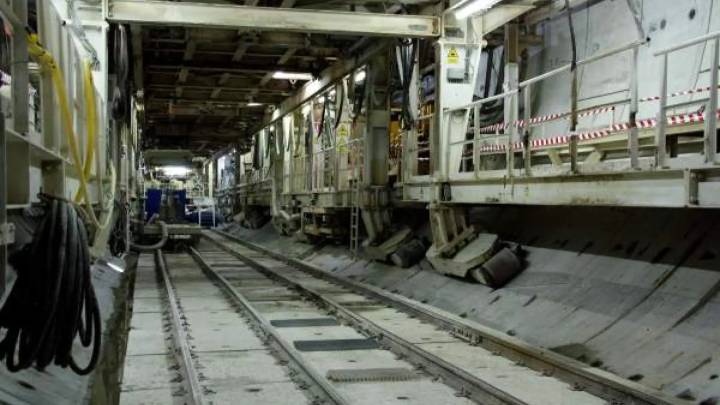 TMB adquiere los primeros vehículos de mantenimiento 100% eléctricos para la red de metro de Barcelona