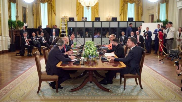 Tras la reunión de Trump con Zelenski, Macrón acusó a Putín de "depredador