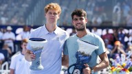 Alcaraz gana su primer Masters 1000 de Cincinnati tras el abandono de Sinner por lesión